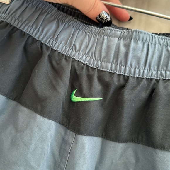 Nike Men's Size Large 11" Beacon Volley Swim Trunk Shorts Green Gray - Picture 4 of 7